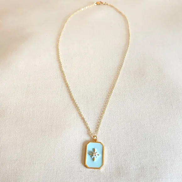 Definitely Wendy, Woman's, NWT Necklace, Chain is 18.50 inches Pendent 1X1.5 in - Picture 1 of 5